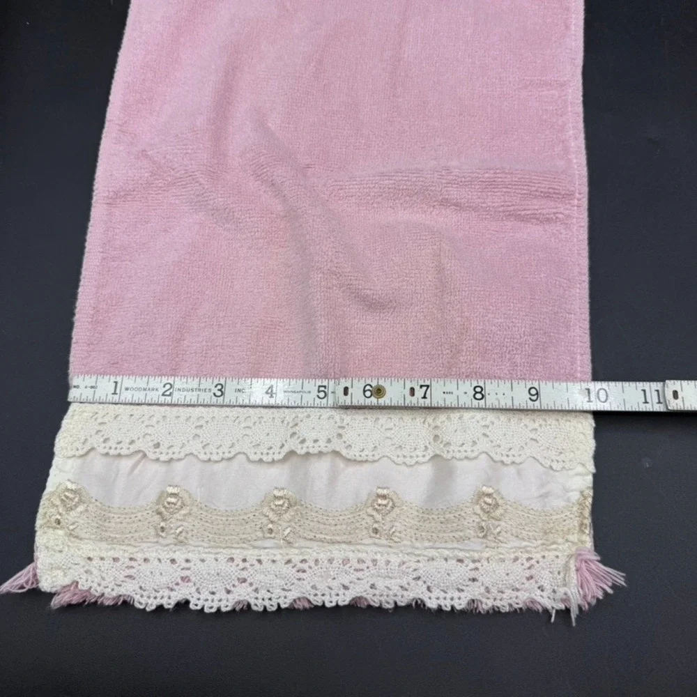 Vtg Avanti‎ Towel Set Pink Lace Trim Hand Guest Towels OS Coquette Cottage Boho